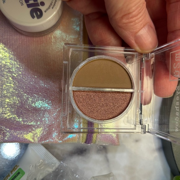 Stocking stuffer!! Ipsy Makeup Bundle- Pastel Shiny Iridescent bag and 5 goodies - Picture 3 of 6